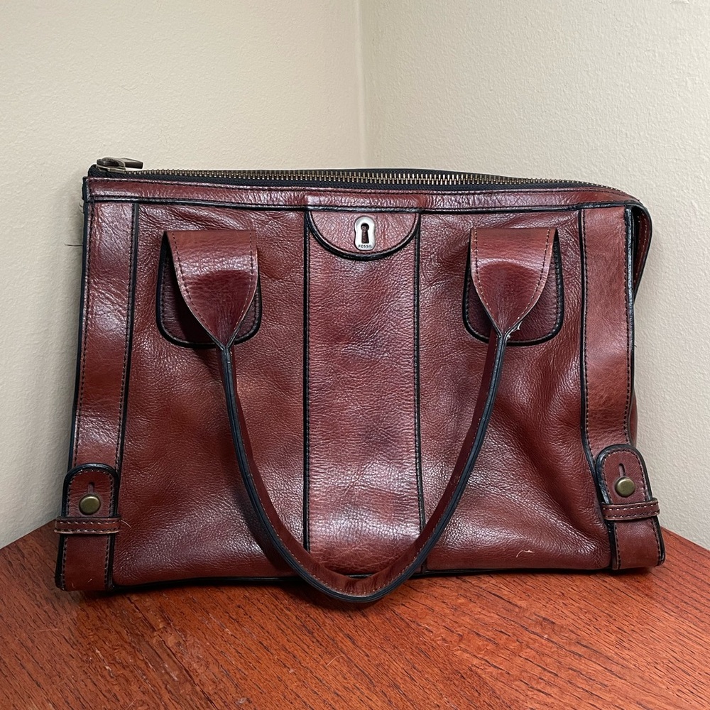 Fossil leather purse